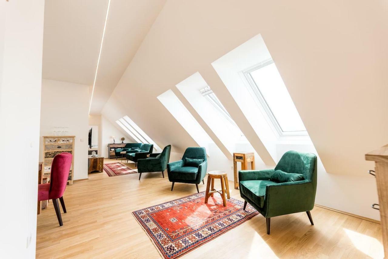 Grosse Dachgeschosswohnung Im Herzen Von Γκρατς Εξωτερικό φωτογραφία