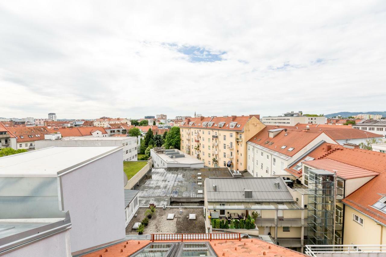 Grosse Dachgeschosswohnung Im Herzen Von Γκρατς Εξωτερικό φωτογραφία