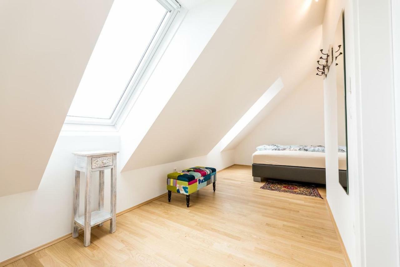Grosse Dachgeschosswohnung Im Herzen Von Γκρατς Εξωτερικό φωτογραφία