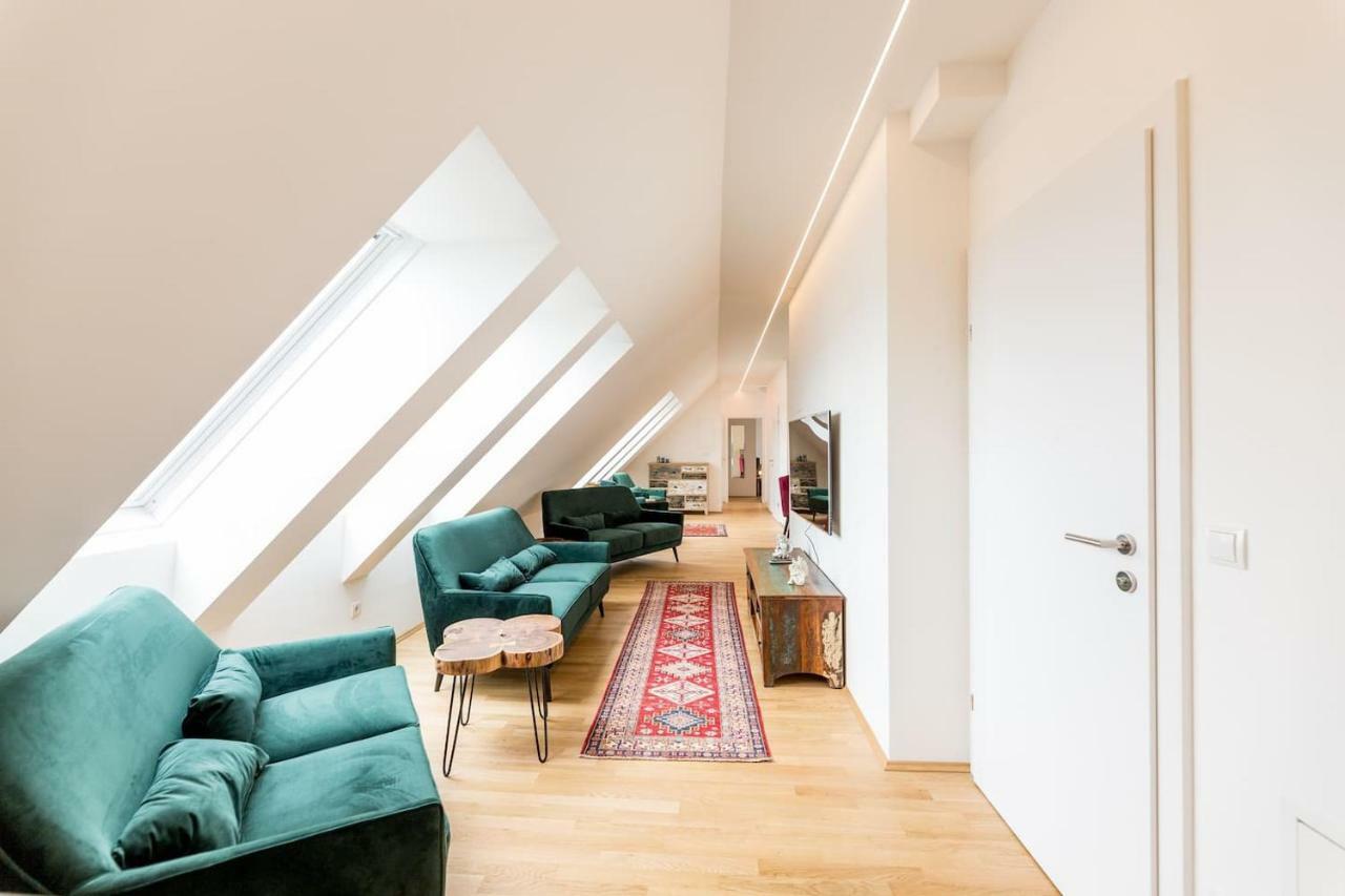 Grosse Dachgeschosswohnung Im Herzen Von Γκρατς Εξωτερικό φωτογραφία