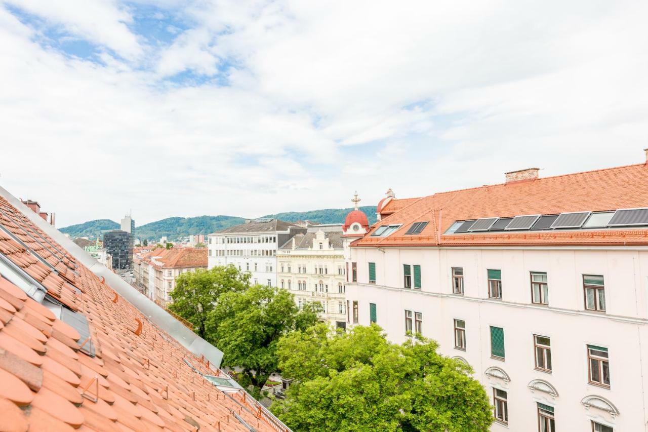 Grosse Dachgeschosswohnung Im Herzen Von Γκρατς Εξωτερικό φωτογραφία