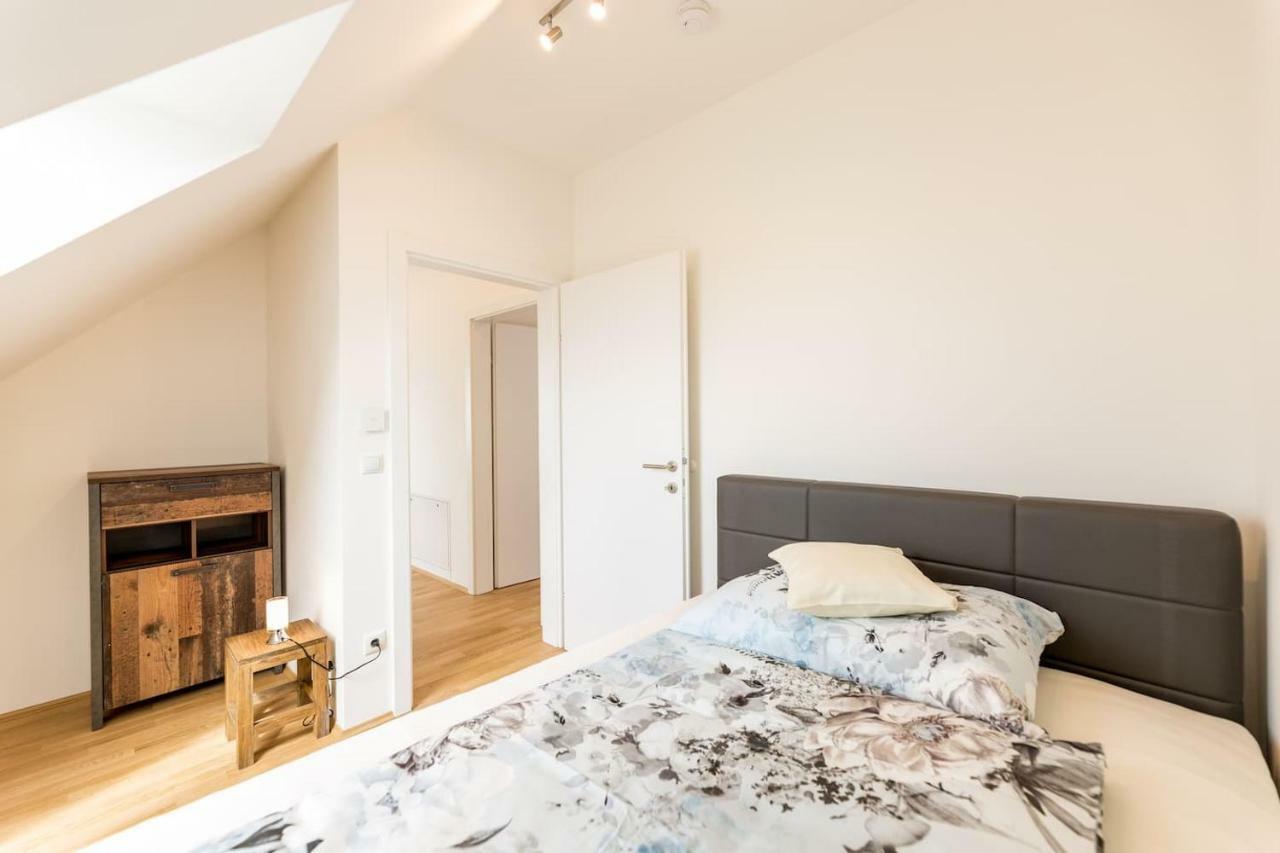 Grosse Dachgeschosswohnung Im Herzen Von Γκρατς Εξωτερικό φωτογραφία
